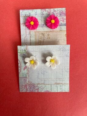 Kid’s entrepreneur shop Colorful flower earrings.